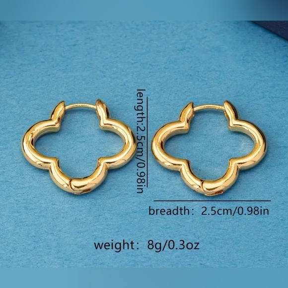 Goldtone Clover Huggie Hoop Earrings NWOT - Picture 3 of 6